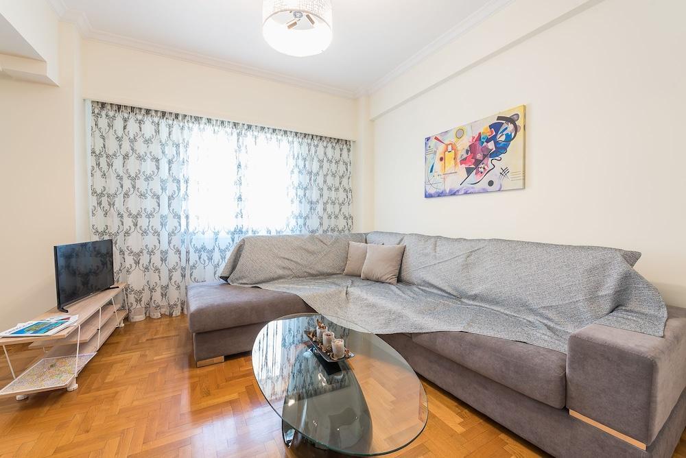 Comfy Apartment In Acropolis Area By Cloudkeys Афины Экстерьер фото